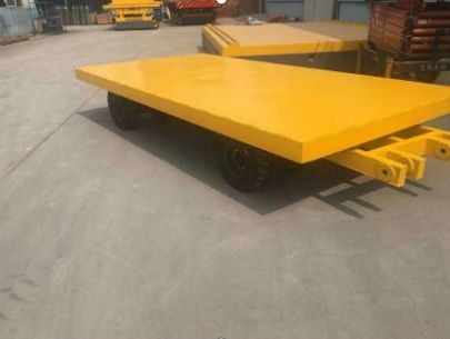 皇姑屯無(wú)動(dòng)力牽引車(chē)